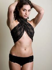 Sexy Juliana Schalch Nude & Sex Scenes From ‘O Negocio’